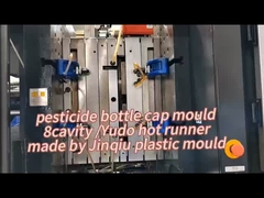 8cavità Iniezione stampaggio Cold Runner 70mm Plastic Bottiglia Stampo Per 50L Jerrycan